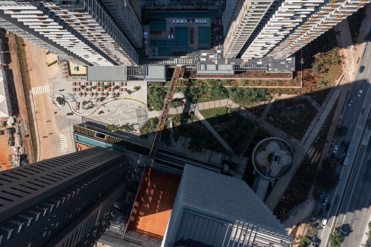Parque de Mata Atlântica no centro do complexo O Parque Brooklin